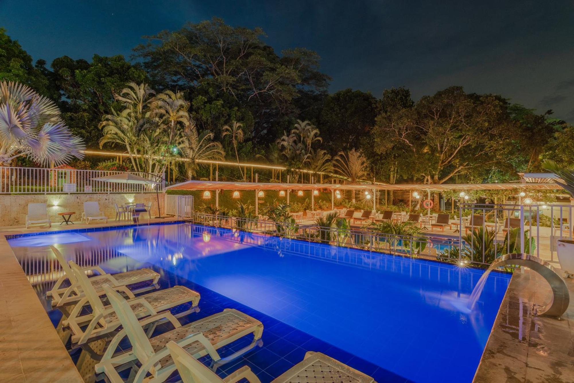 Hotel Camila