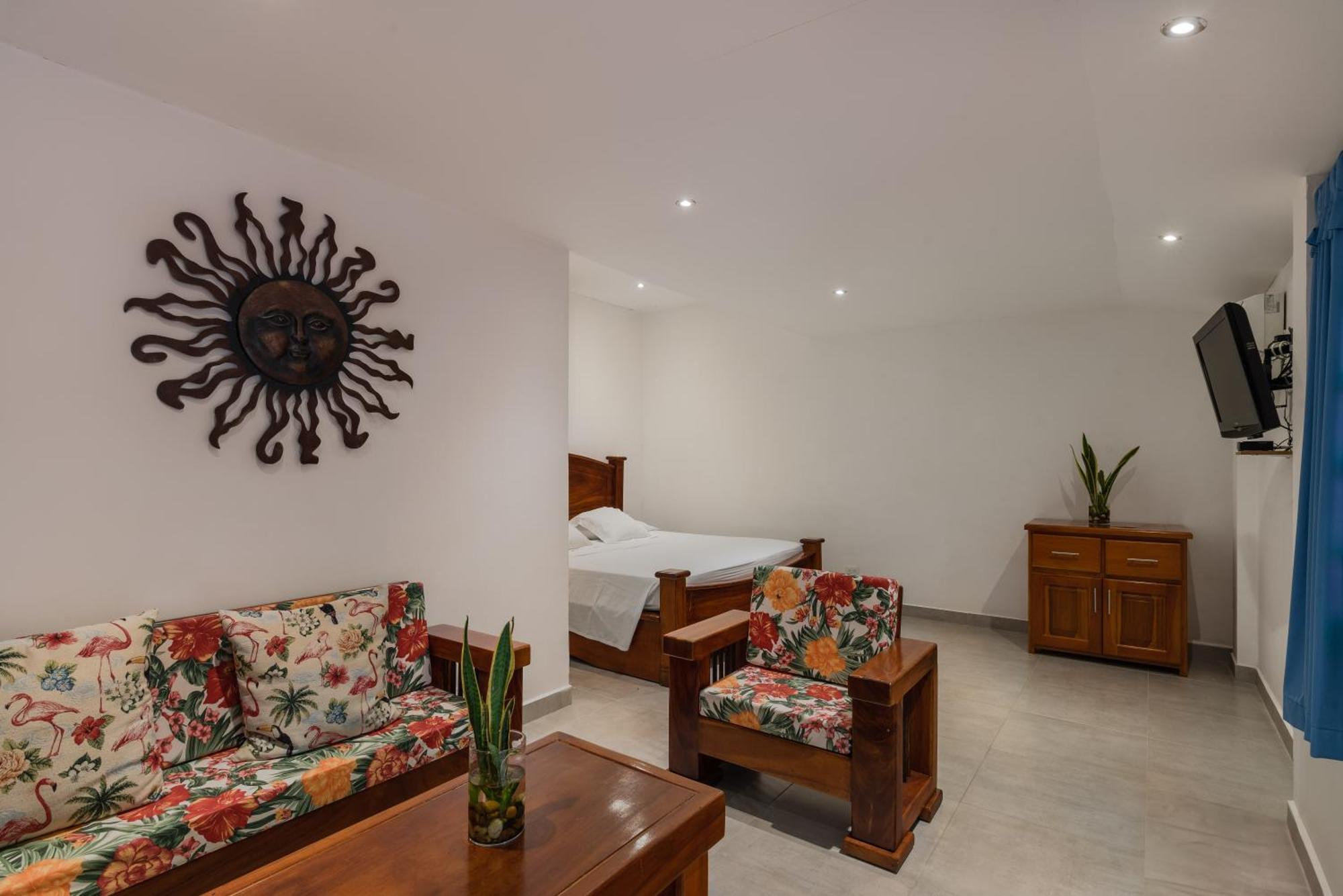 Hotel Camila 4*