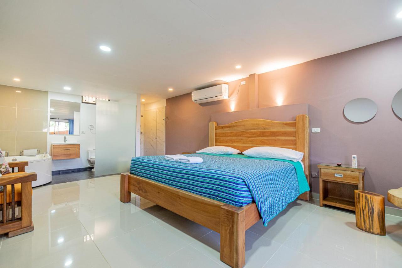 Hotel Camila