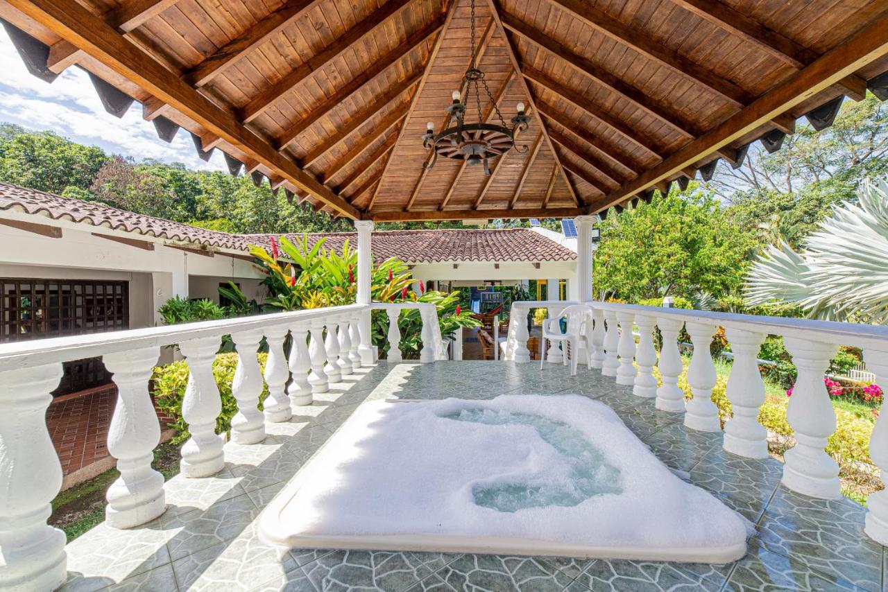 Camila Hotel